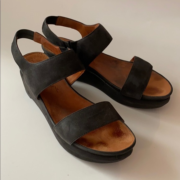 gentle souls black sandals